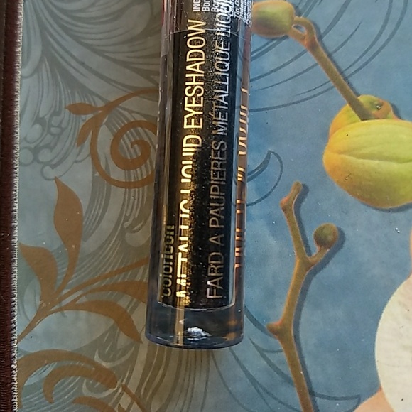 Limited edition metallic liquid eyeshadow - Picture 3 of 3